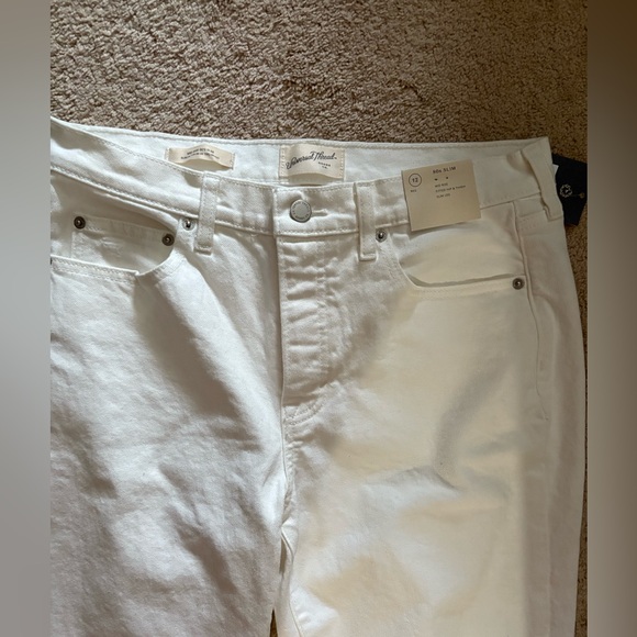 nwt-Sz.12 Universal Thread white
80s mid rise Slim leg
Fitted hip & Thigh - Picture 5 of 8